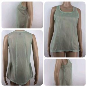 Oiselle airy weather proof tank NWT